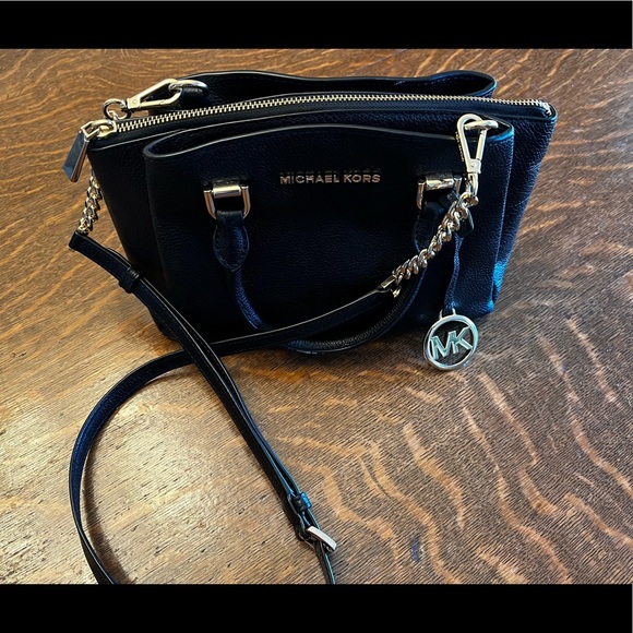 Michael Kors handbag - Picture 1 of 6